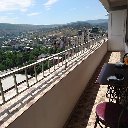 Spacious 2 Bedroom Apartment Тбилиси Экстерьер фото